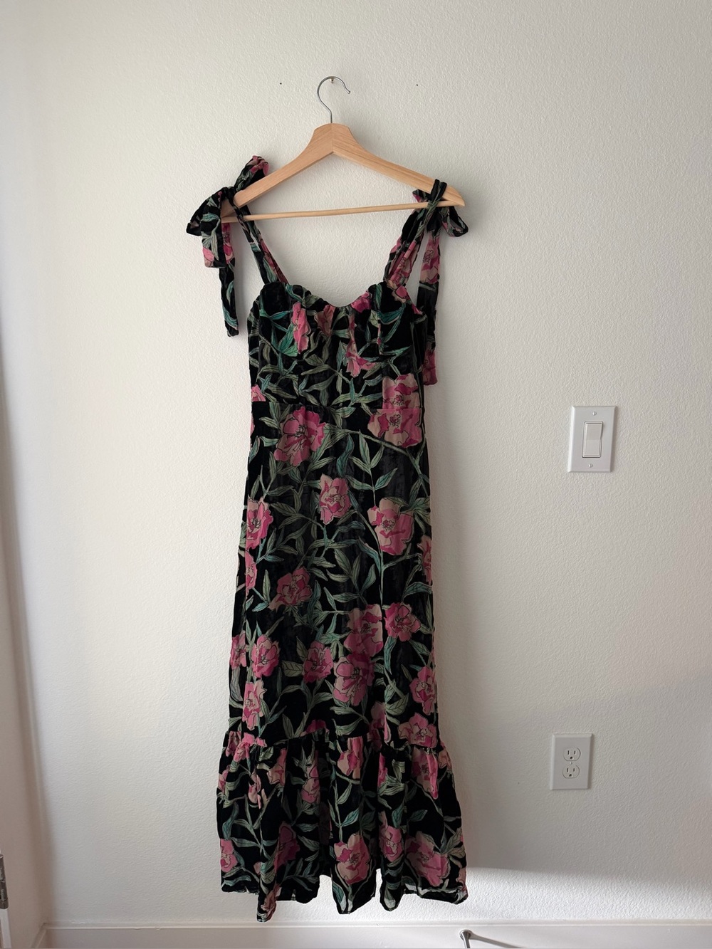 Lulus Floral Tie-Shoulder Maxi Dress - Black with Pink Floral